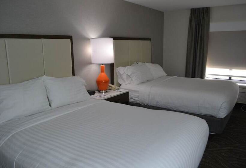 ホテル Holiday Inn Express & Suites Kent   University Area By Ihg