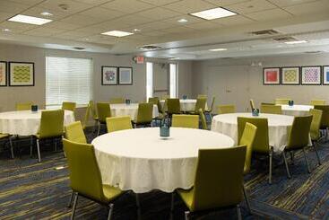 هتل Holiday Inn Express & Suites Wausau, An Ihg