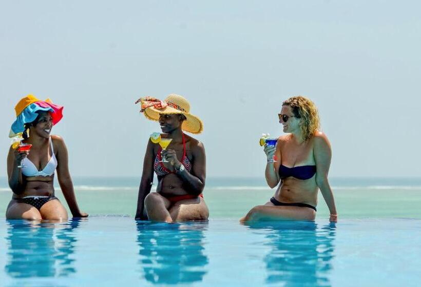 هتل Pearl Beach By Sansi