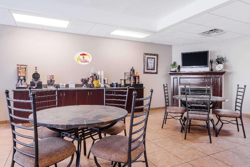 בית מלון כפרי Super 8 By Wyndham Rainsville