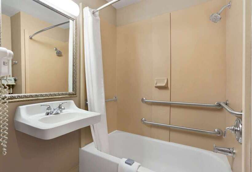 هتل Wingate By Wyndham Bentonville