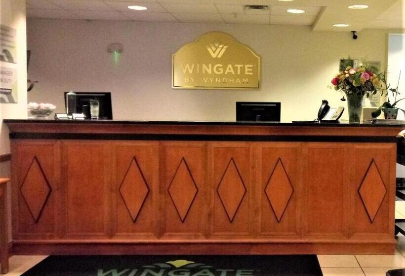 هتل Wingate By Wyndham Bentonville Airport