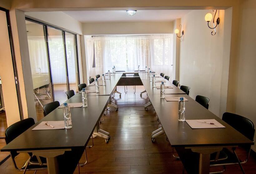 Fotos del hotel Wasini All Suite Hotel:  5