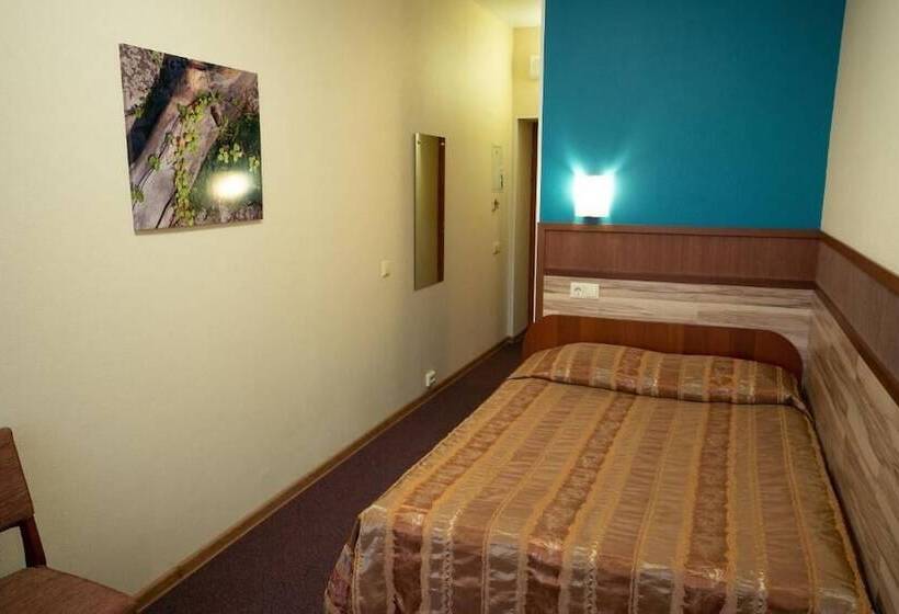 Zarechnaya Hotel