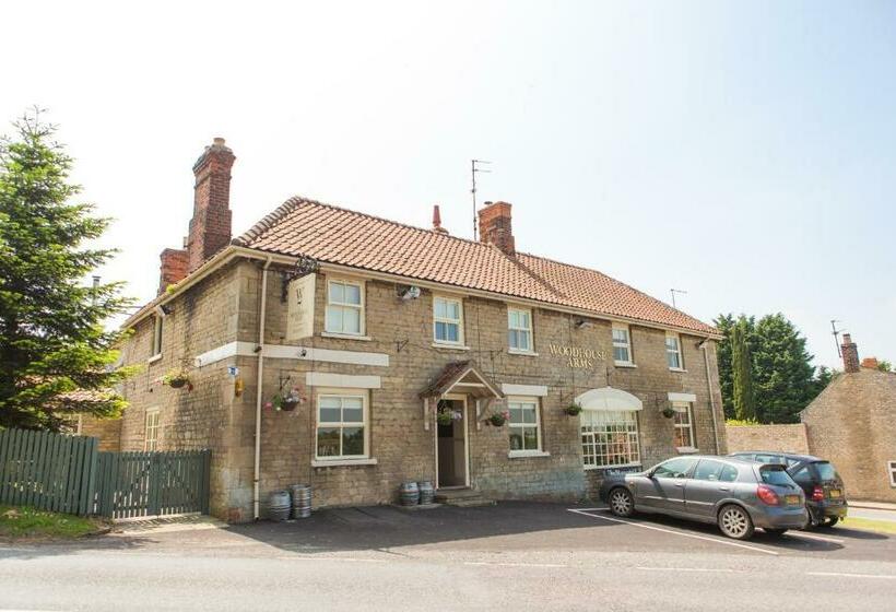 هاستل The Woodhouse Arms