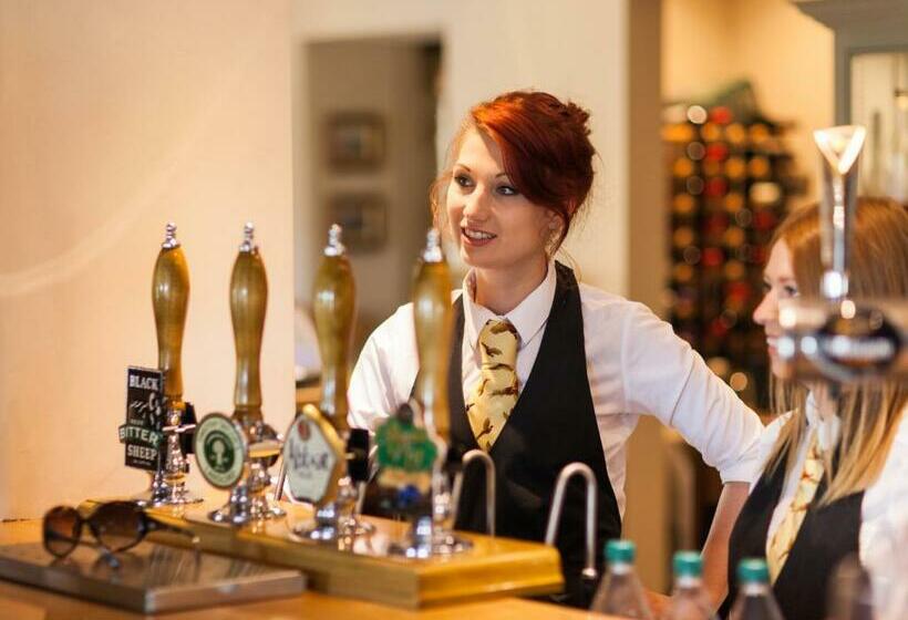 هاستل The Woodhouse Arms