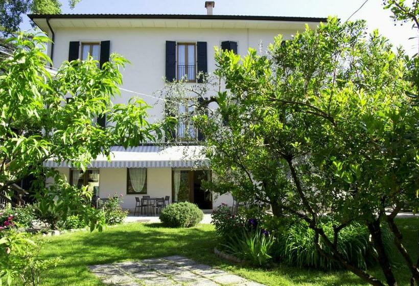 مبيت وإفطار Garnì Delle Rose