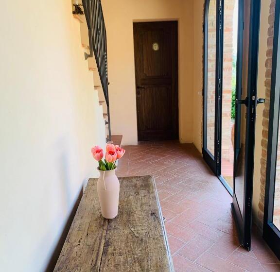تختخواب و صبحانه Locanda Di Santantimo