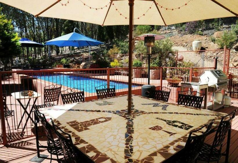 مبيت وإفطار Wombadah Luxury Accommodation