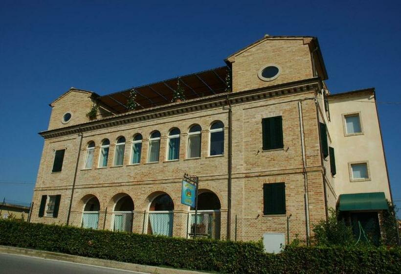 ホテル Agriturismo Casa Degli Archi