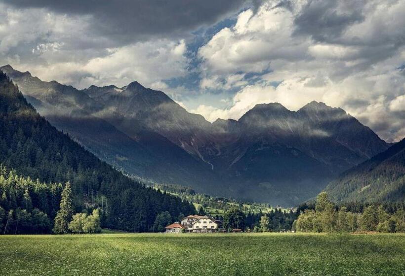 هتل Bad Salomonsbrunn