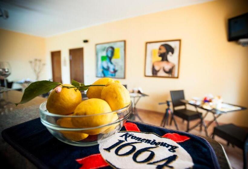 هتل Bonsai B&b Alghero