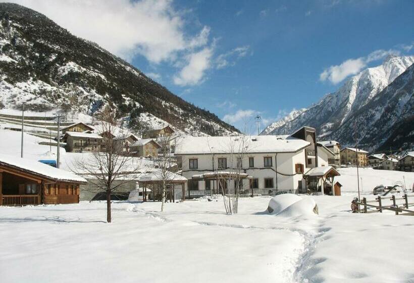 ホテル Hostellerie Le Lievre Amoureux