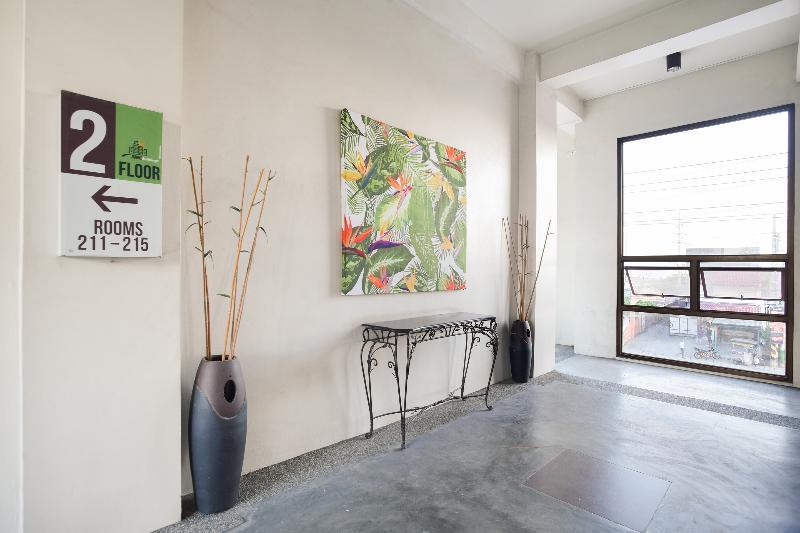 בית מלון כפרי Oyo 425 Residences By Sirc