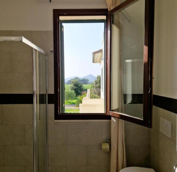 هتل Tenute Delogu Wine Resort