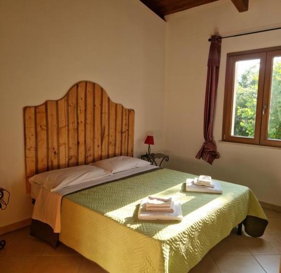 هتل Tenute Delogu Wine Resort