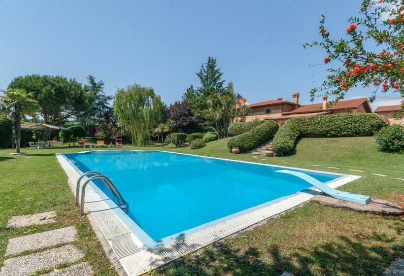 هتل Relais Villaggio Azzurro