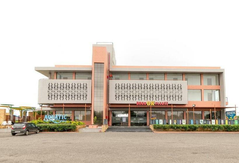 酒店 Capital O 81737 Aquatic Pools And Resort