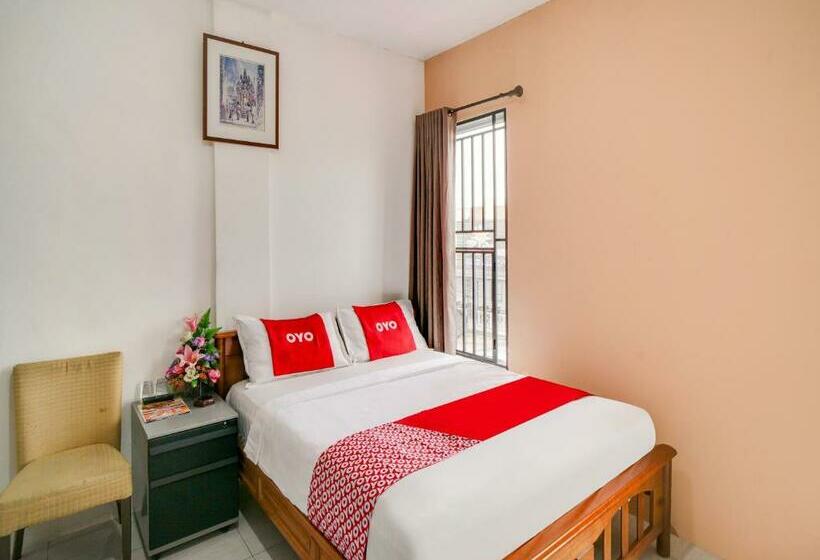 בית מלון כפרי Oyo 90024 Botania Homestay & Cafe