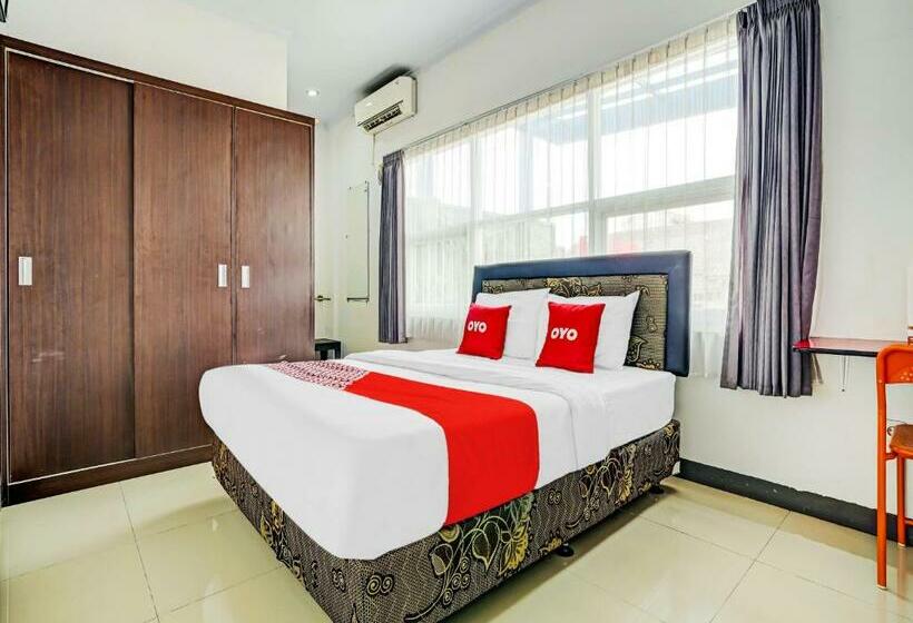 Отель Oyo 90324 Si Jalak Guest House