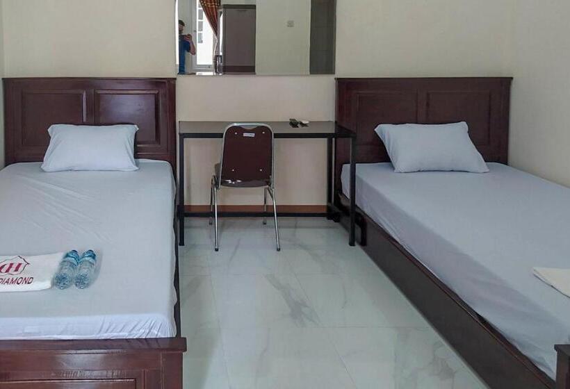 Отель Reddoorz Syariah Near Exit Tol Pemalang