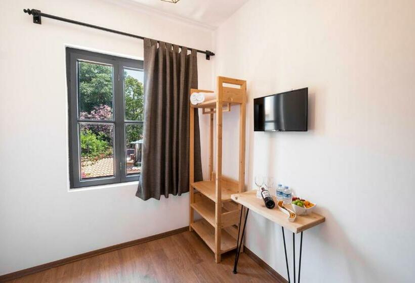 هتل Solo Boutique