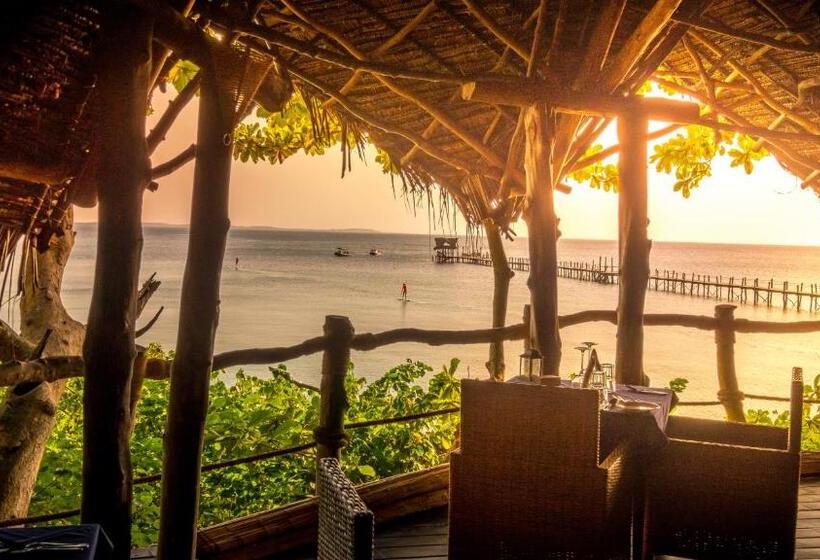 استراحتگاه Fundu Lagoon