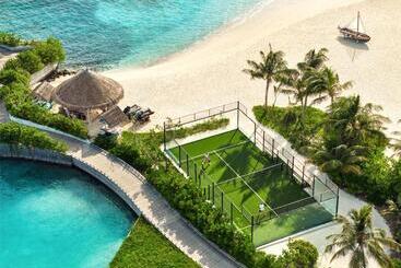 استراحتگاه The Nautilus Maldives