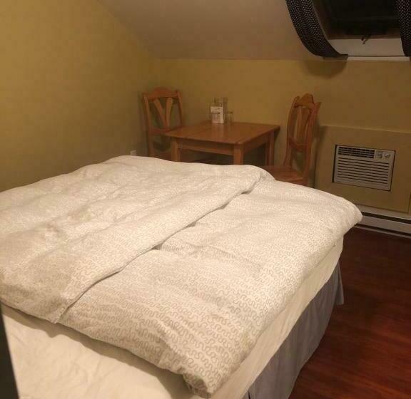 住宿加早餐  Crowsnest Vineyards Guesthouse
