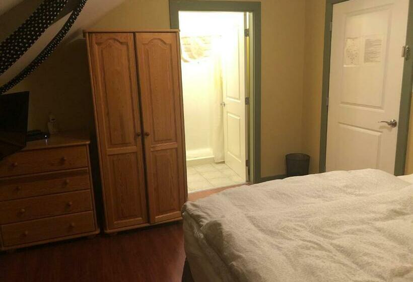 住宿加早餐  Crowsnest Vineyards Guesthouse