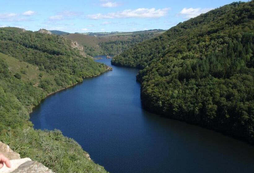 تختخواب و صبحانه Le Clos De Banes