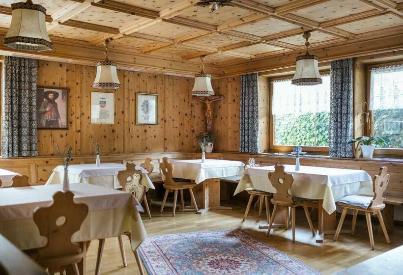 هتل Bauhof