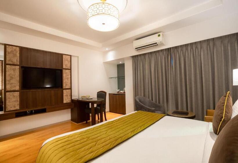 בית מלון כפרי Freesia By Express Inn