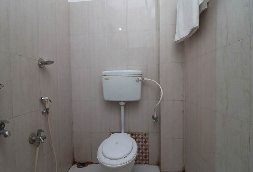 בית מלון כפרי Oyo 16609 Trinayani Guest House