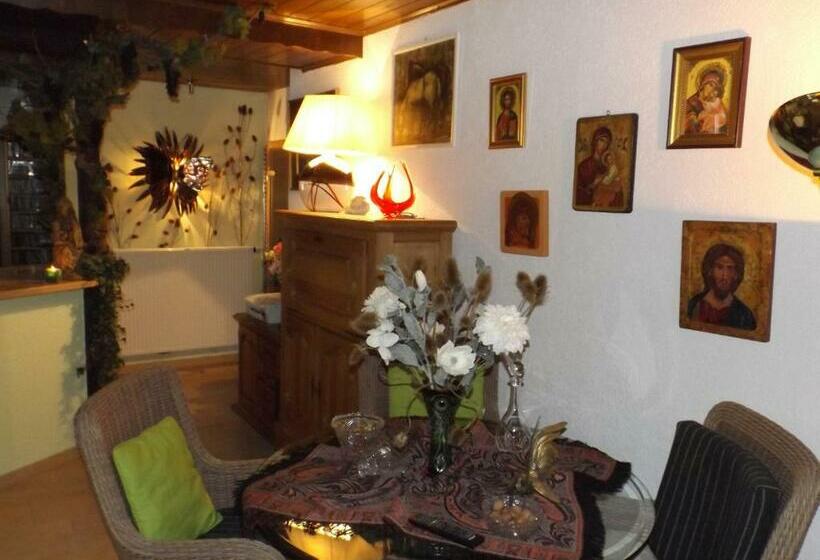 ペンション Zum Achten Himmel