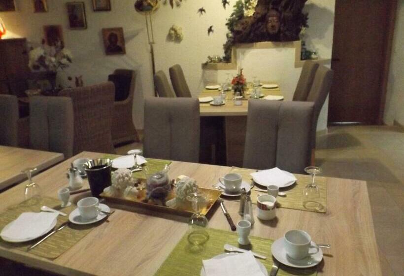 ペンション Zum Achten Himmel