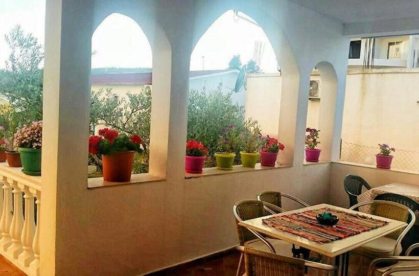 هاستل Rooms Ajllin