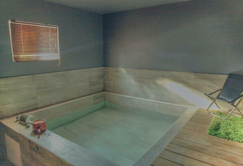 هاستل Woods Inn