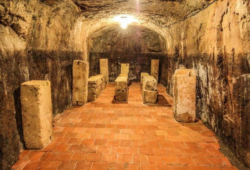 هتل Mariel Znojmo