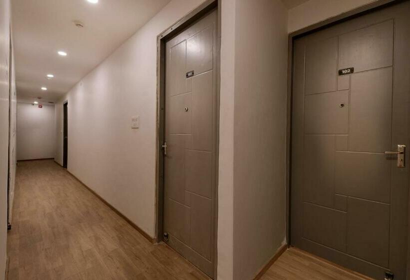 Отель Super Townhouse 244 Munshipuliya