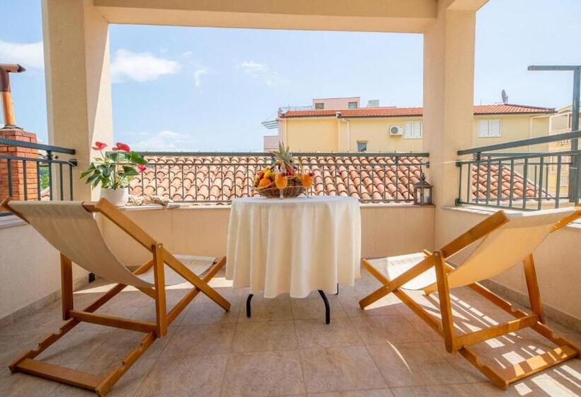 پانسیون Guest House Medin