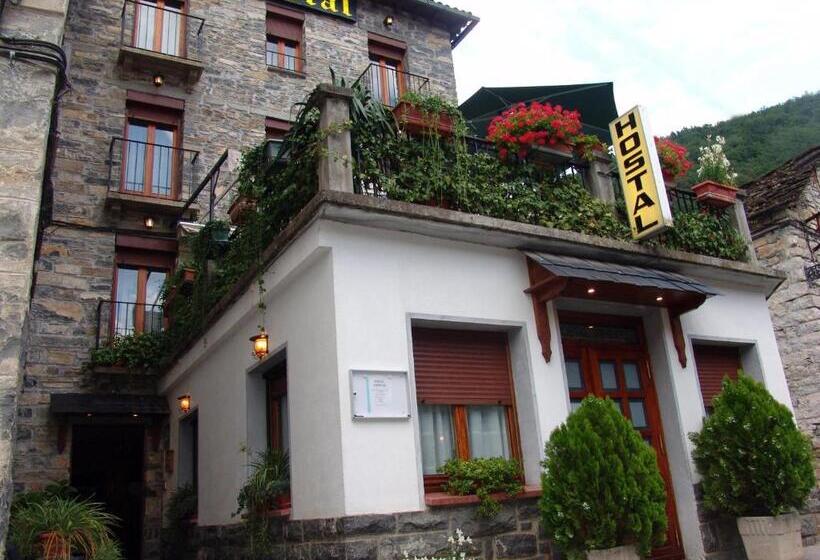 پانسیون Hostal Pirineos Sarvisé