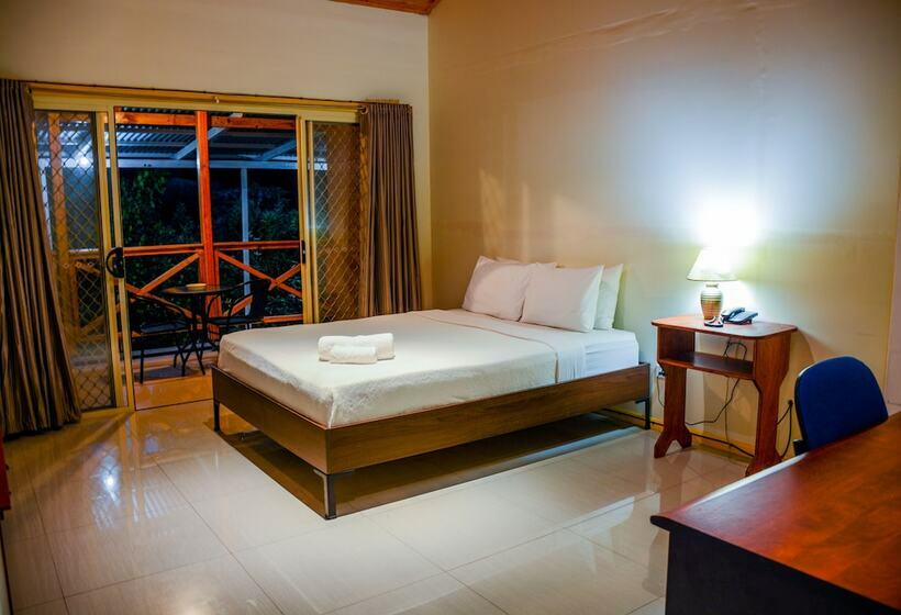 تختخواب و صبحانه Fema Lodge