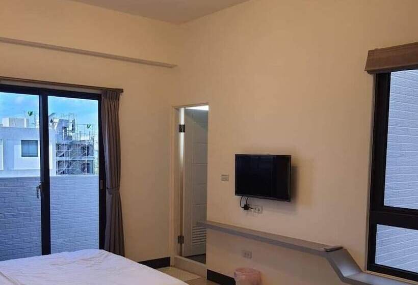 تختخواب و صبحانه Police House