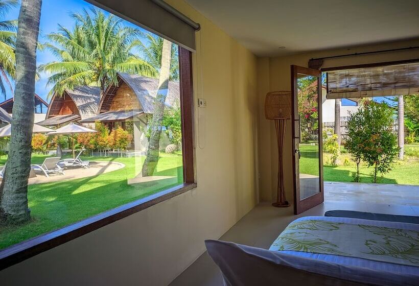 Отель The Club Villas Lombok