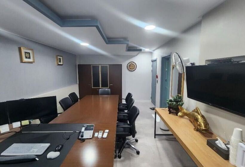 مُتل Boryeong Sinboryeong Biztown