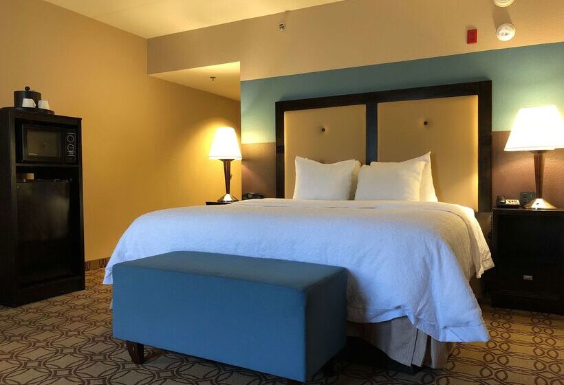 Hampton Inn & Suites Charlotteairport