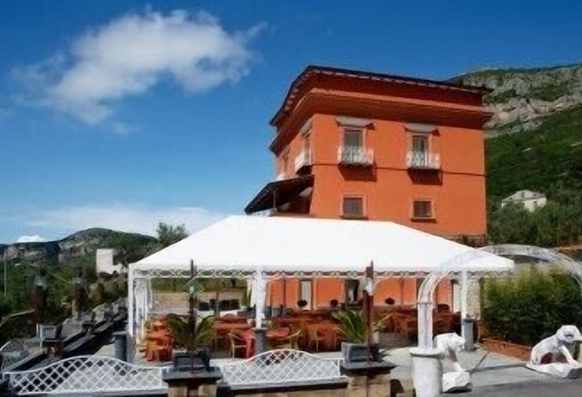 ホテル Antico Casale Russo