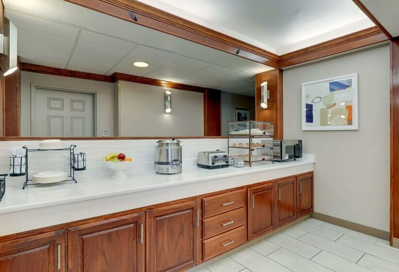 هتل Best Western Plus Riata