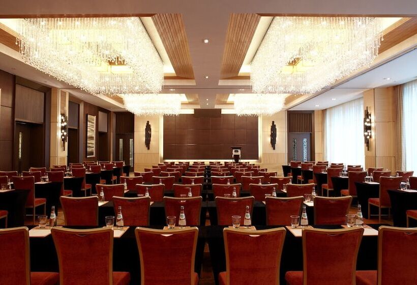 هتل Courtyard By Marriott Shanghai Central